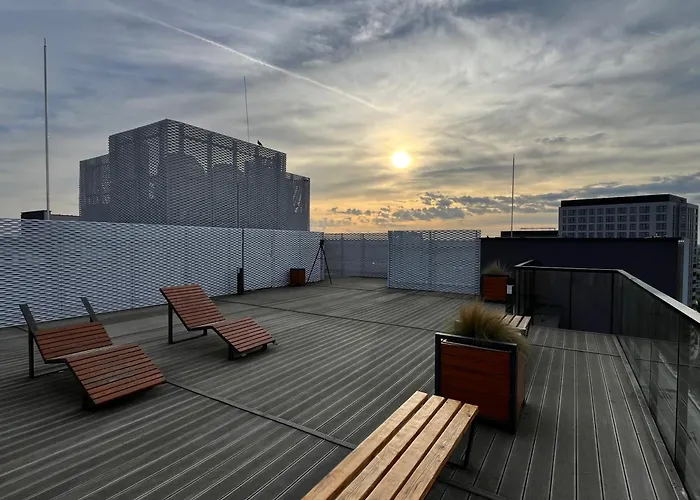 Family House By The River Odra -Panoramic Terrace - 3Room Apartment With 2 Separate Bedrooms And 2 Balconies By Wroapart-Pl- Perfect For Family & Business Stays