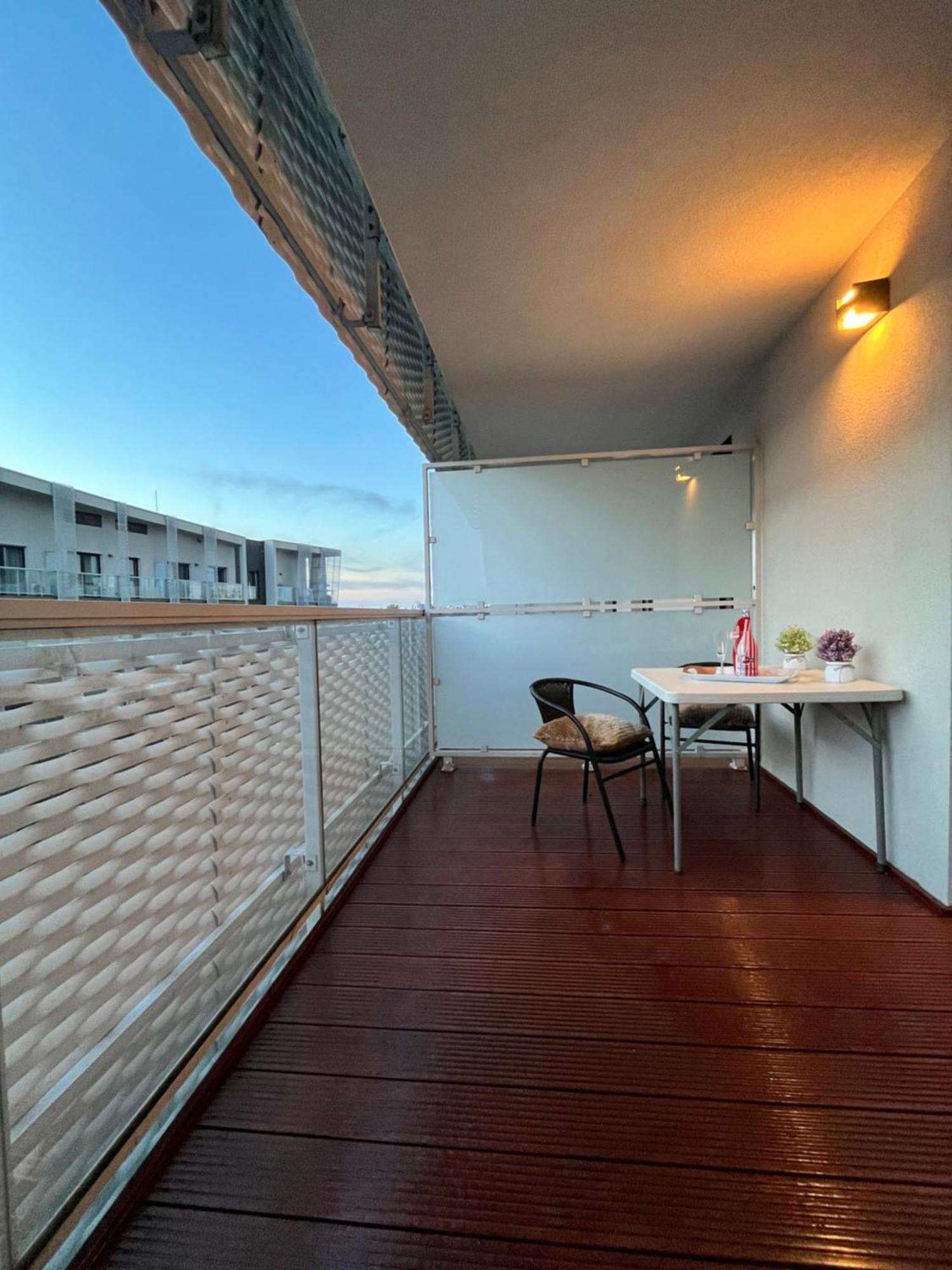 Family House By The River Odra -panoramic Terrace - 3room With 2 Separate Bedrooms And 2 Balconies By Wroapart-pl- Perfect For Family & Business Wroclaw