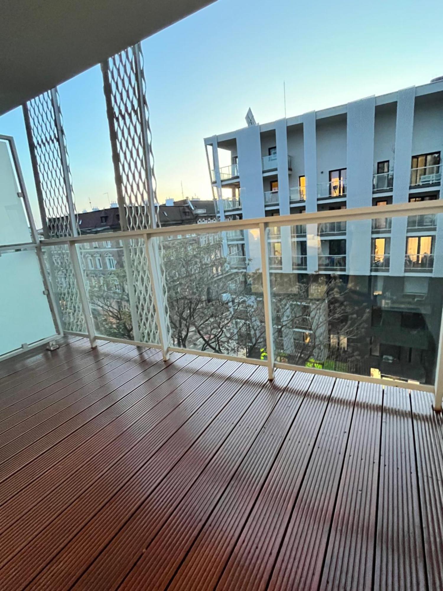 Family House By The River Odra -panoramic Terrace - 3room With 2 Separate Bedrooms And 2 Balconies By Wroapart-pl- Perfect For Family & Business Apartment Wroclaw