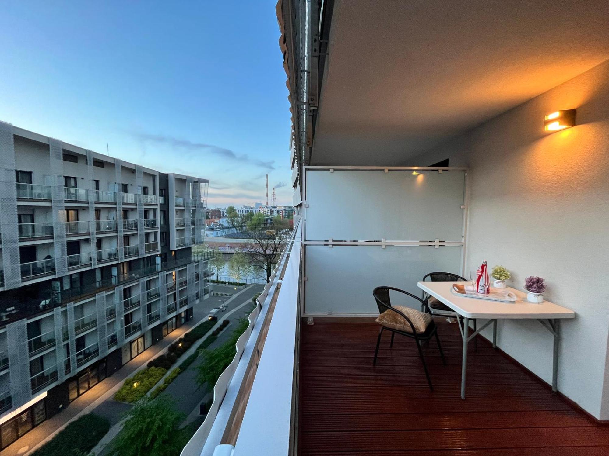 Family House By The River Odra -panoramic Terrace - 3room With 2 Separate Bedrooms And 2 Balconies By Wroapart-pl- Perfect For Family & Business Apartment