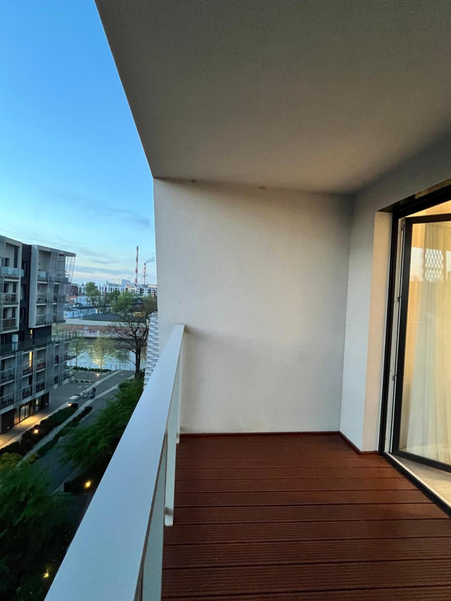 Family House By The River Odra -panoramic Terrace - 3room With 2 Separate Bedrooms And 2 Balconies By Wroapart-pl- Perfect For Family & Business Apartment Wroclaw