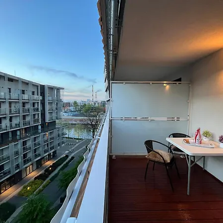 Family House By The River Odra -Panoramic Terrace - 3Room Apartment With 2 Separate Bedrooms And 2 Balconies By Wroapart-Pl- Perfect For Family & Business Stays Breslavia Exterior foto