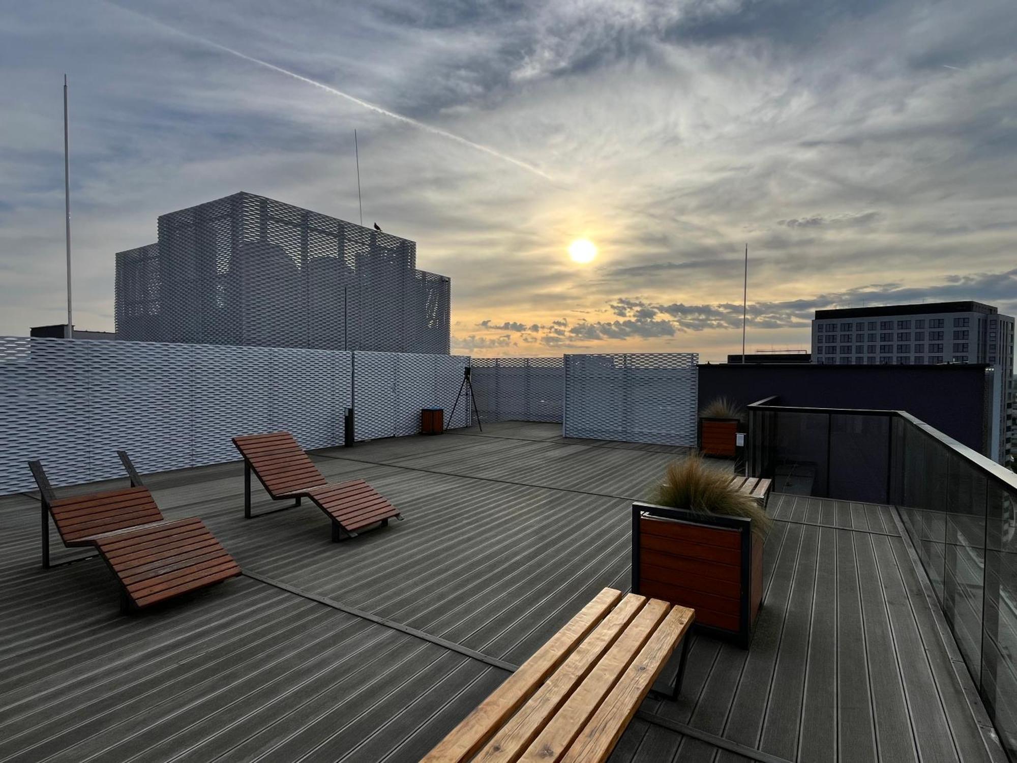Family House By The River Odra -panoramic Terrace - 3room With 2 Separate Bedrooms And 2 Balconies By Wroapart-pl- Perfect For Family & Business Appartamento